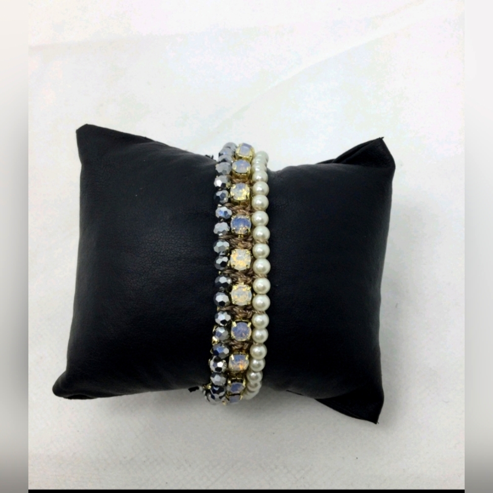 White House Black Market Faux Pearl & Rhinestone Bracelet 7" NWOT